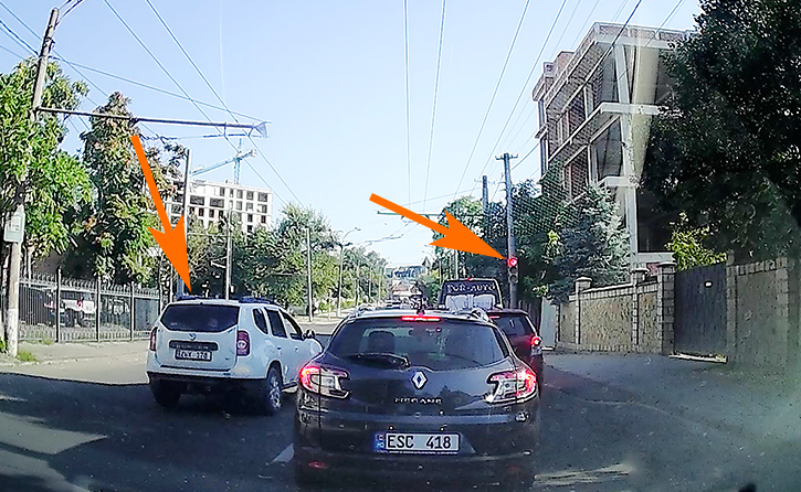 Video O Dacia Duster Surprins Cum Merge Pe Contrasens Ocole Te