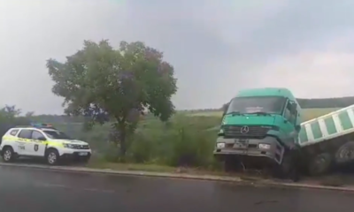 Un camion a derapat de pe traseul Hâncești-Chișinău