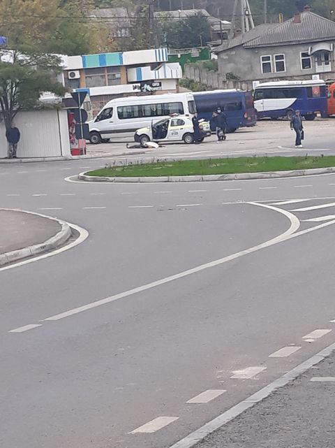 FOTO // Un bărbat, recent externat din spital, a murit în fața gării auto din Călărași